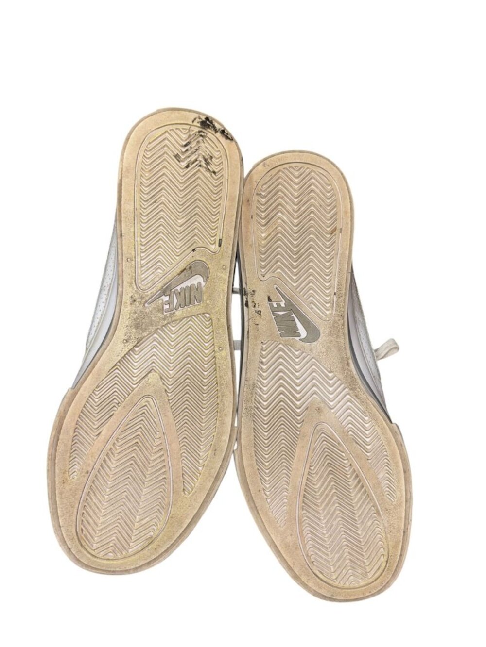 Nike 8.5 Women's Sweet Classic Shoes Decent Pair - Picture 7 of 8